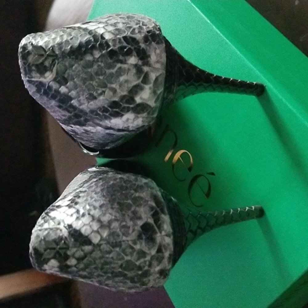 Shoes - Picture 3 of 7